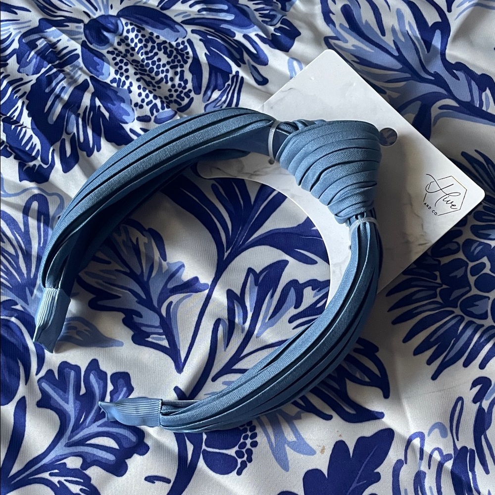 {Hive} Blue Twisted Headband